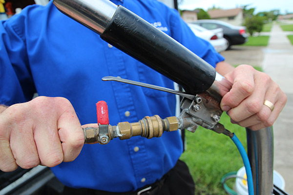 high pressure steam system penetrates and loosens dirt in carpet